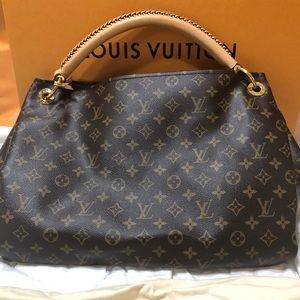 Louis Vuitton Artsy MM